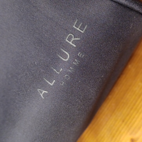 Chanel  Allure  Homme  toiletry bag - Picture 16 of 16
